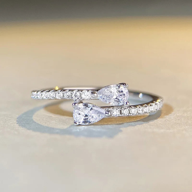 Q408 White Gold Diamond Ring Pear Cut Natural Diamond Engagement Ring For Women D Color Side Stones