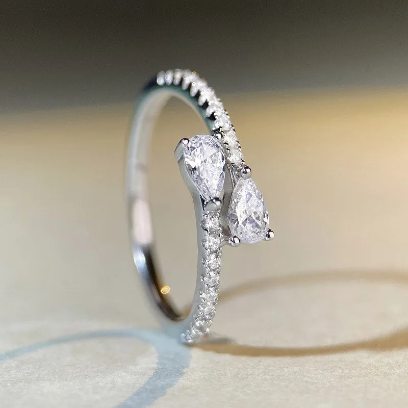 Q408 White Gold Diamond Ring Pear Cut Natural Diamond Engagement Ring For Women D Color Side Stones